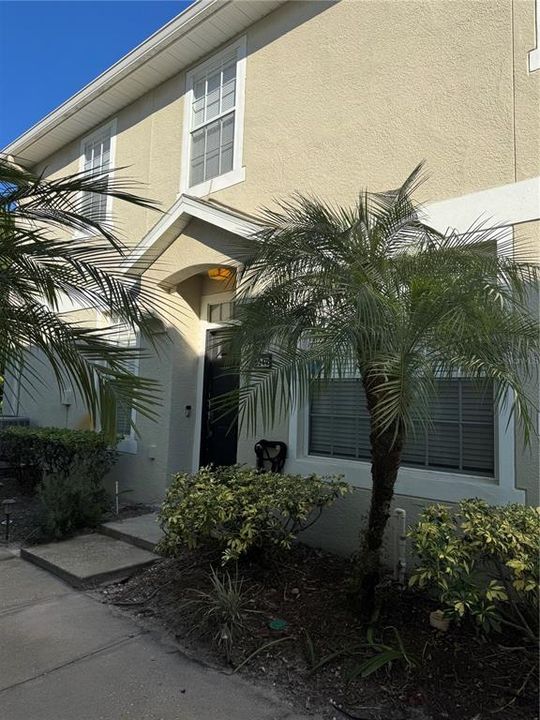 Activo con contrato: $265,000 (3 camas, 2 baños, 1686 Pies cuadrados)