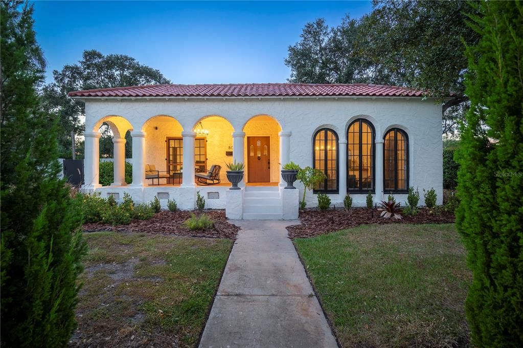 Active With Contract: $695,000 (4 beds, 2 baths, 2842 Square Feet)