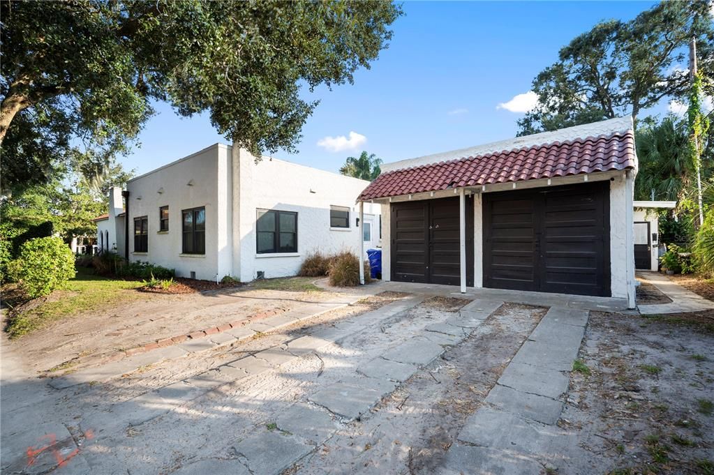 Active With Contract: $695,000 (4 beds, 2 baths, 2842 Square Feet)