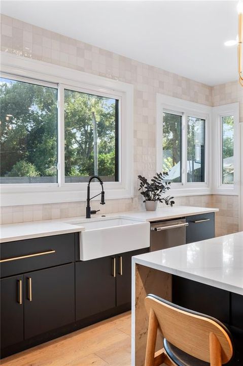 Active With Contract: $695,000 (4 beds, 2 baths, 2842 Square Feet)