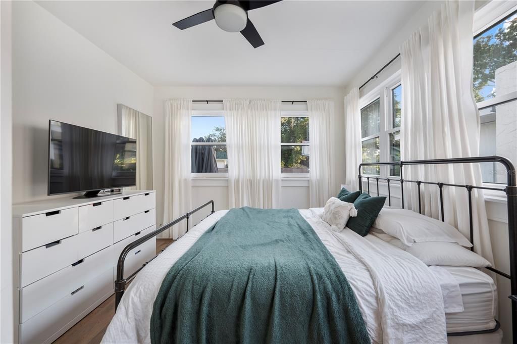 Active With Contract: $695,000 (4 beds, 2 baths, 2842 Square Feet)
