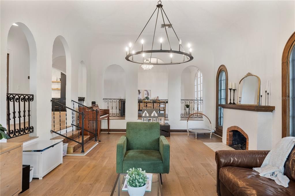 Active With Contract: $695,000 (4 beds, 2 baths, 2842 Square Feet)