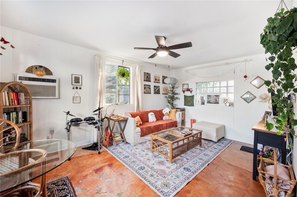 Active With Contract: $695,000 (4 beds, 2 baths, 2842 Square Feet)