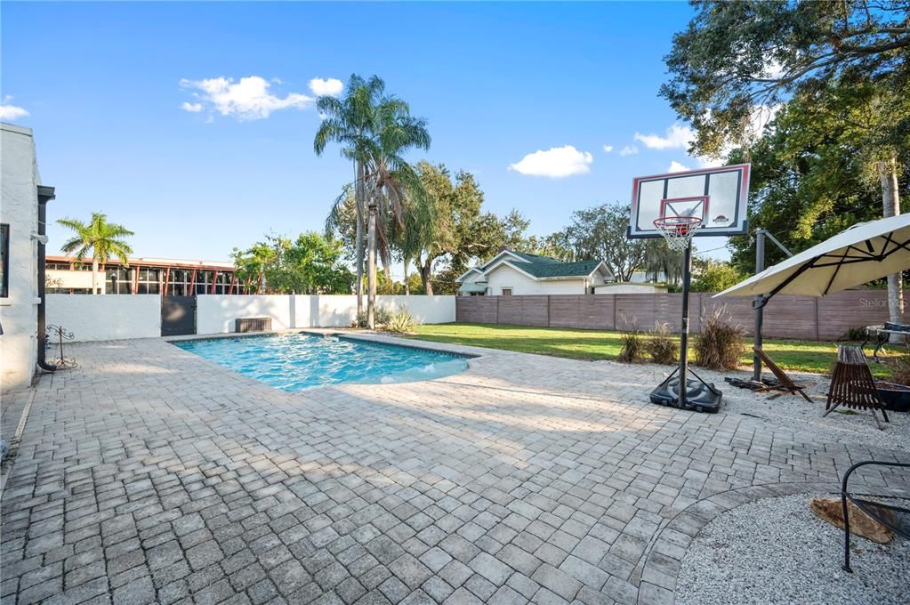 Active With Contract: $695,000 (4 beds, 2 baths, 2842 Square Feet)