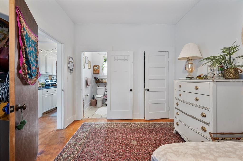 Active With Contract: $695,000 (4 beds, 2 baths, 2842 Square Feet)