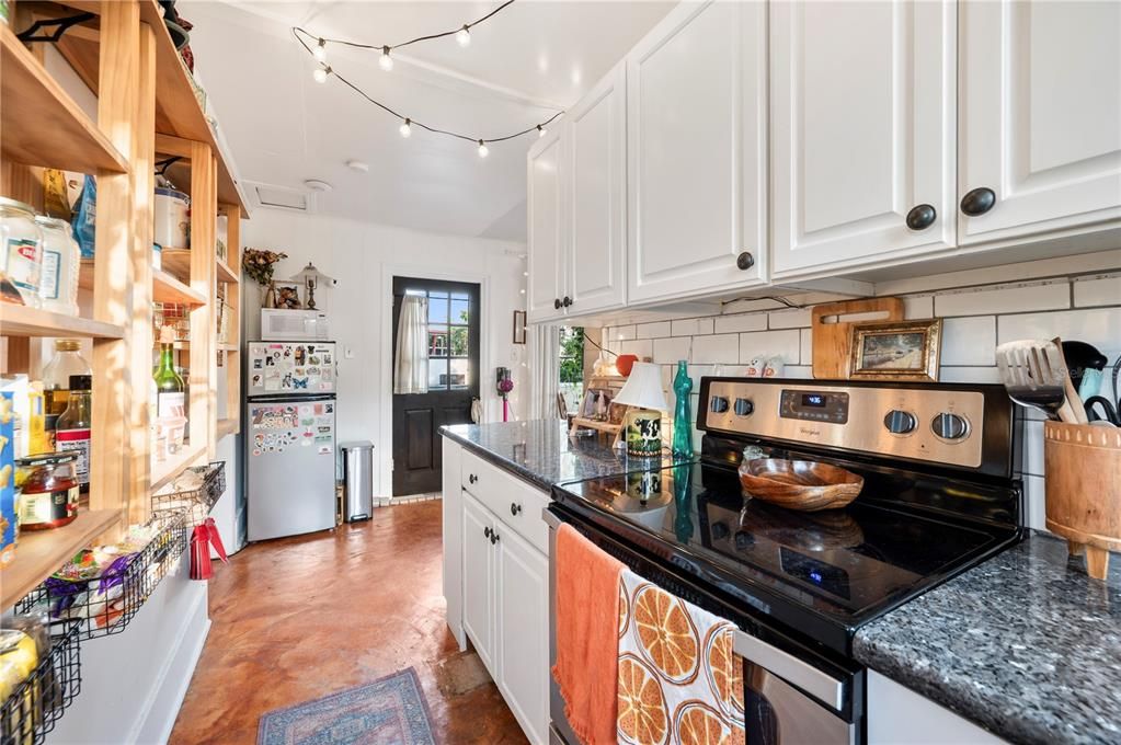 Active With Contract: $695,000 (4 beds, 2 baths, 2842 Square Feet)