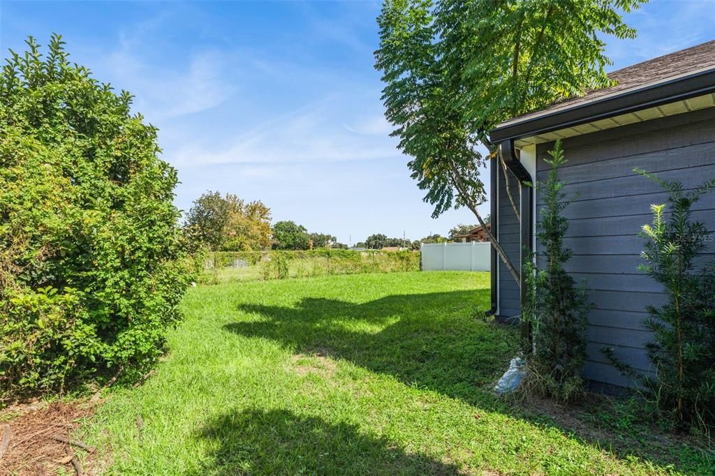 合同活跃: $322,000 (3 贝兹, 2 浴室, 1092 平方英尺)