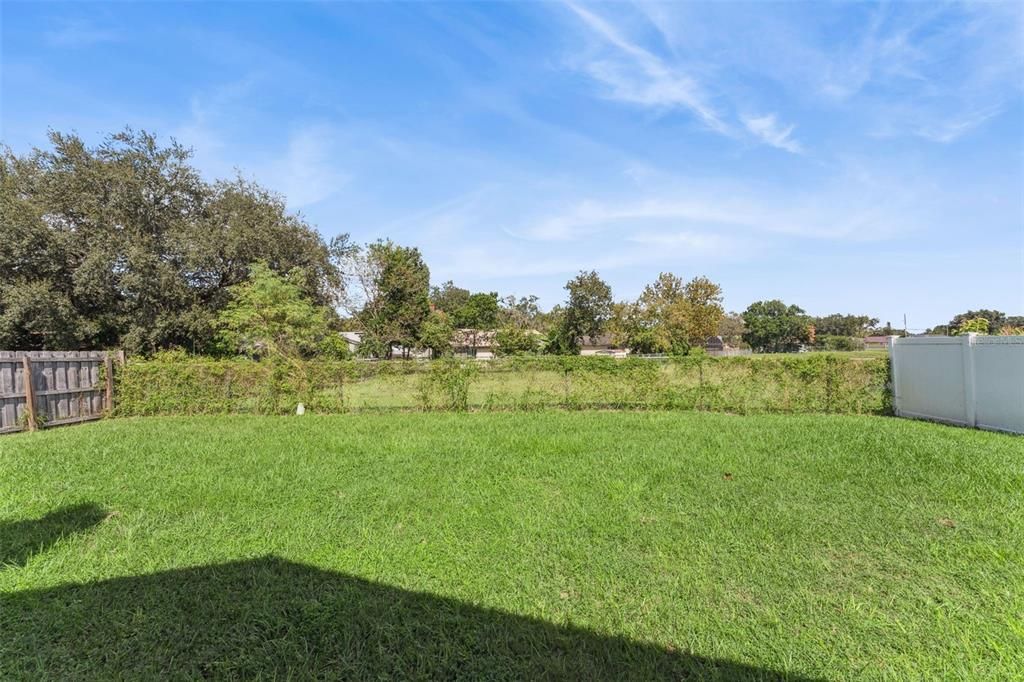 合同活跃: $322,000 (3 贝兹, 2 浴室, 1092 平方英尺)