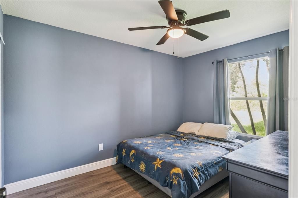 合同活跃: $322,000 (3 贝兹, 2 浴室, 1092 平方英尺)