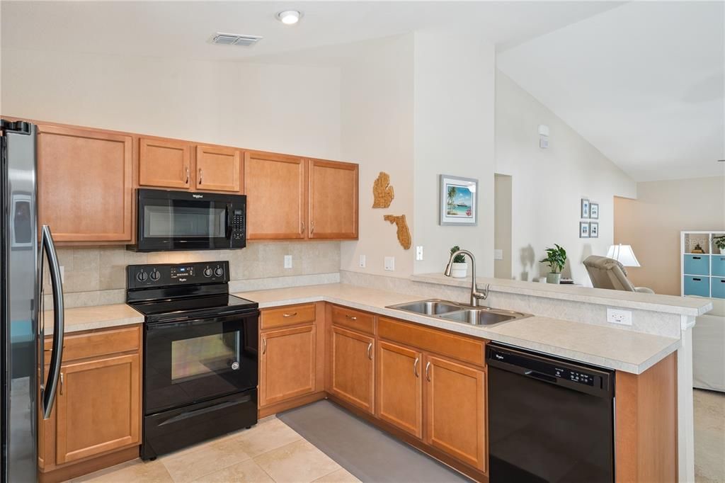 For Sale: $280,000 (4 beds, 2 baths, 1725 Square Feet)