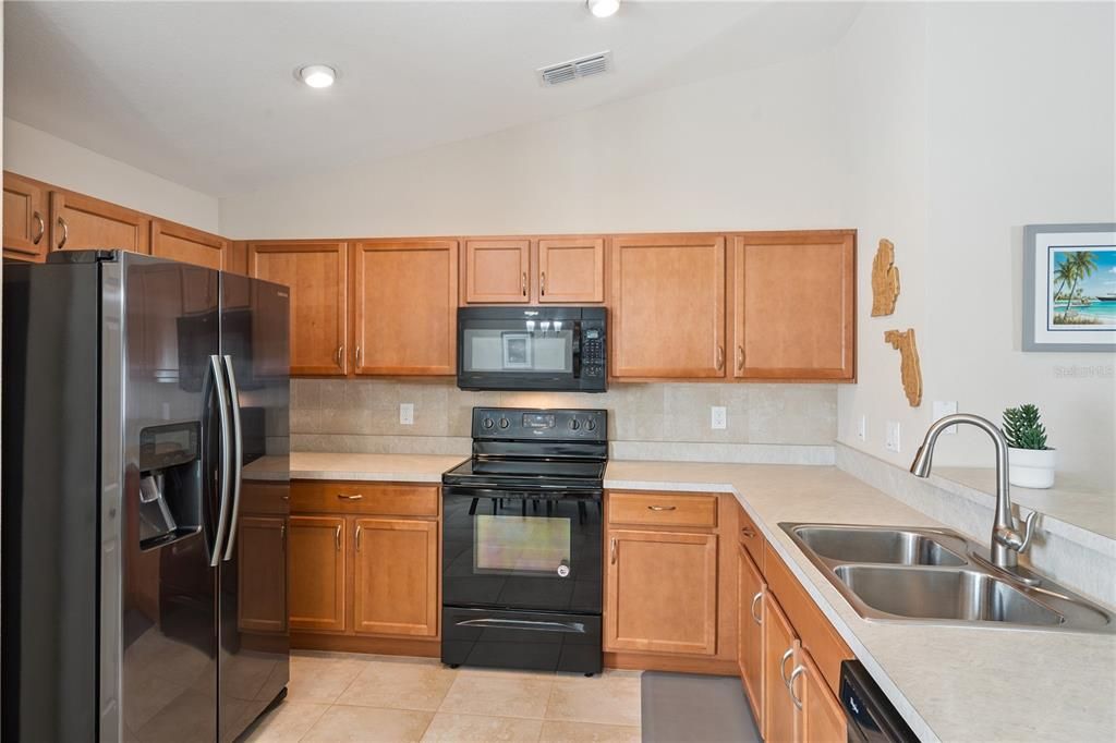For Sale: $280,000 (4 beds, 2 baths, 1725 Square Feet)