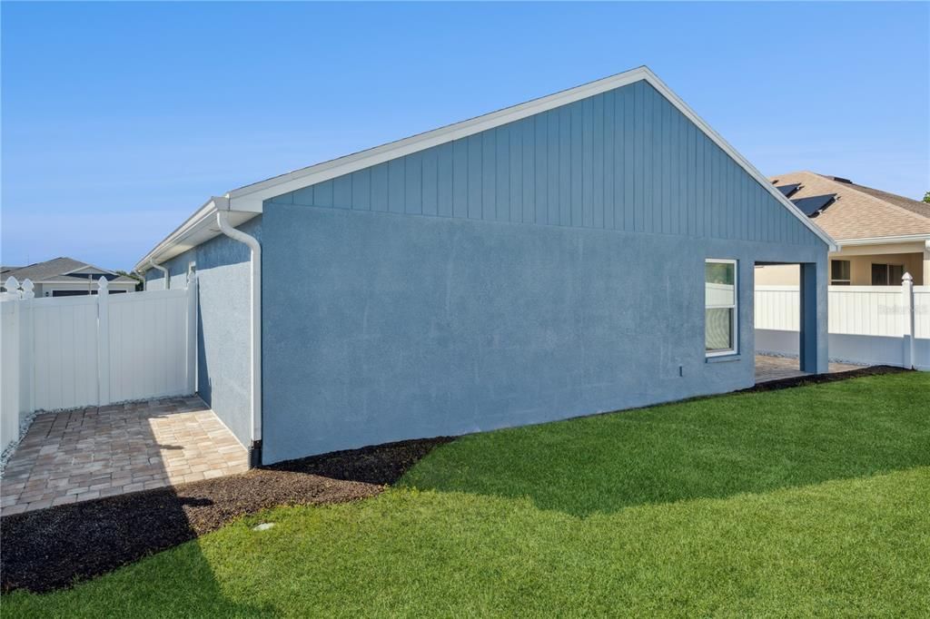 For Sale: $280,000 (4 beds, 2 baths, 1725 Square Feet)