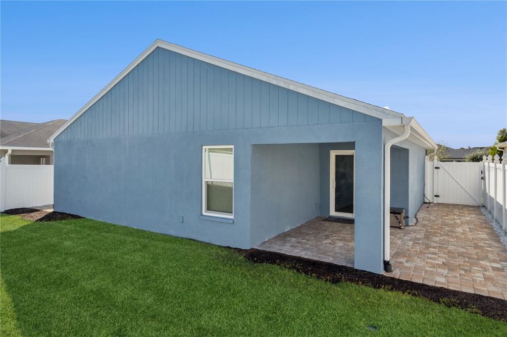 For Sale: $280,000 (4 beds, 2 baths, 1725 Square Feet)