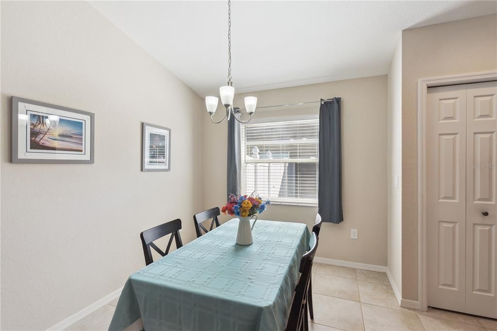 For Sale: $280,000 (4 beds, 2 baths, 1725 Square Feet)