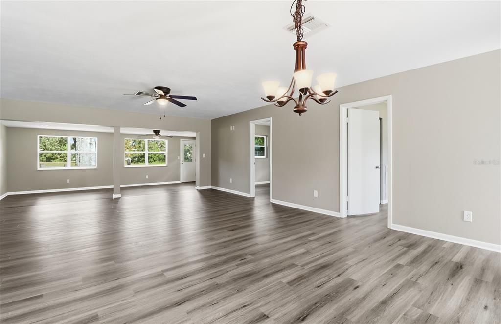 待售: $249,500 (3 贝兹, 2 浴室, 1686 平方英尺)