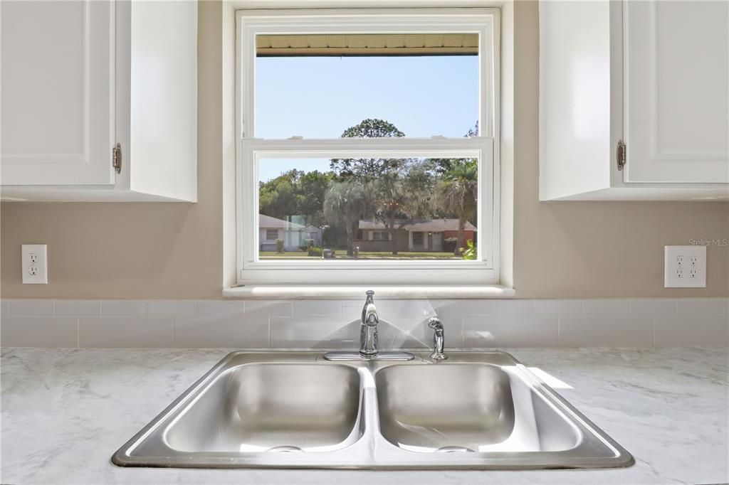 待售: $249,500 (3 贝兹, 2 浴室, 1686 平方英尺)