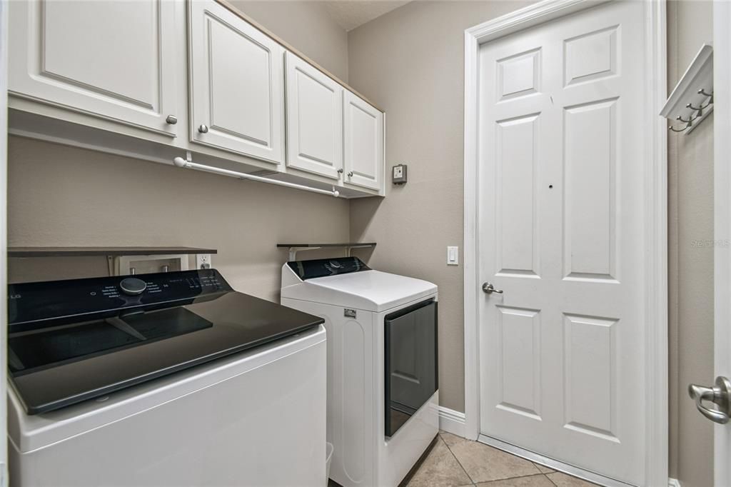 Active With Contract: $319,000 (2 beds, 2 baths, 1581 Square Feet)