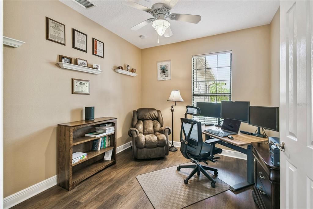 Active With Contract: $319,000 (2 beds, 2 baths, 1581 Square Feet)