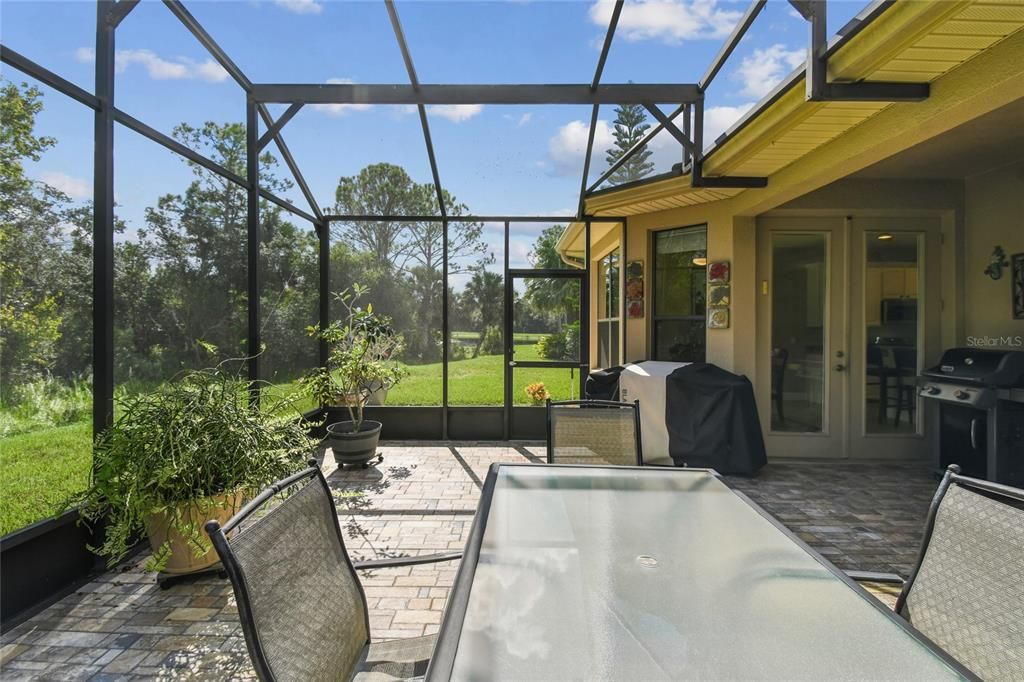 Active With Contract: $319,000 (2 beds, 2 baths, 1581 Square Feet)