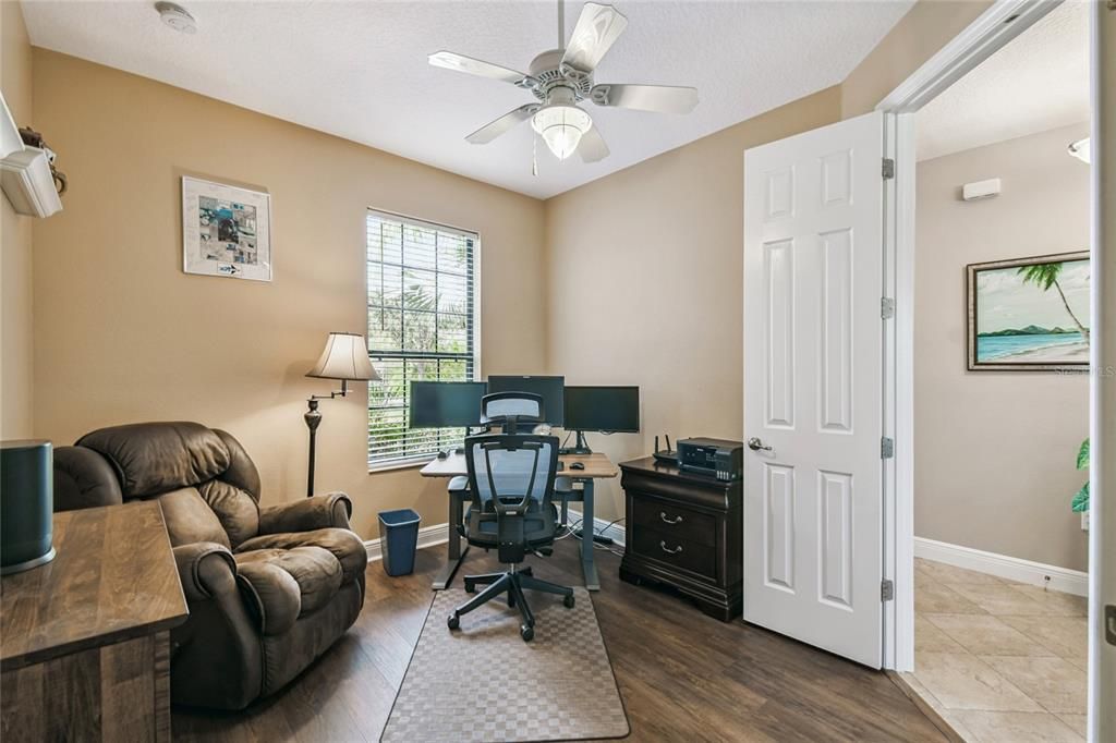 Active With Contract: $319,000 (2 beds, 2 baths, 1581 Square Feet)