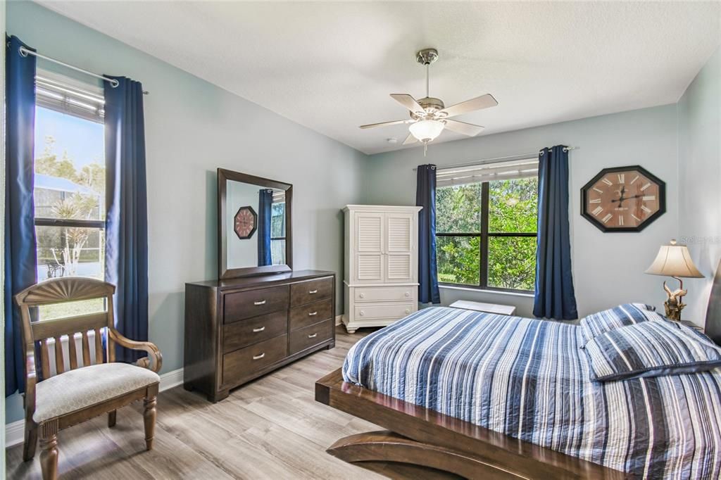 Active With Contract: $319,000 (2 beds, 2 baths, 1581 Square Feet)