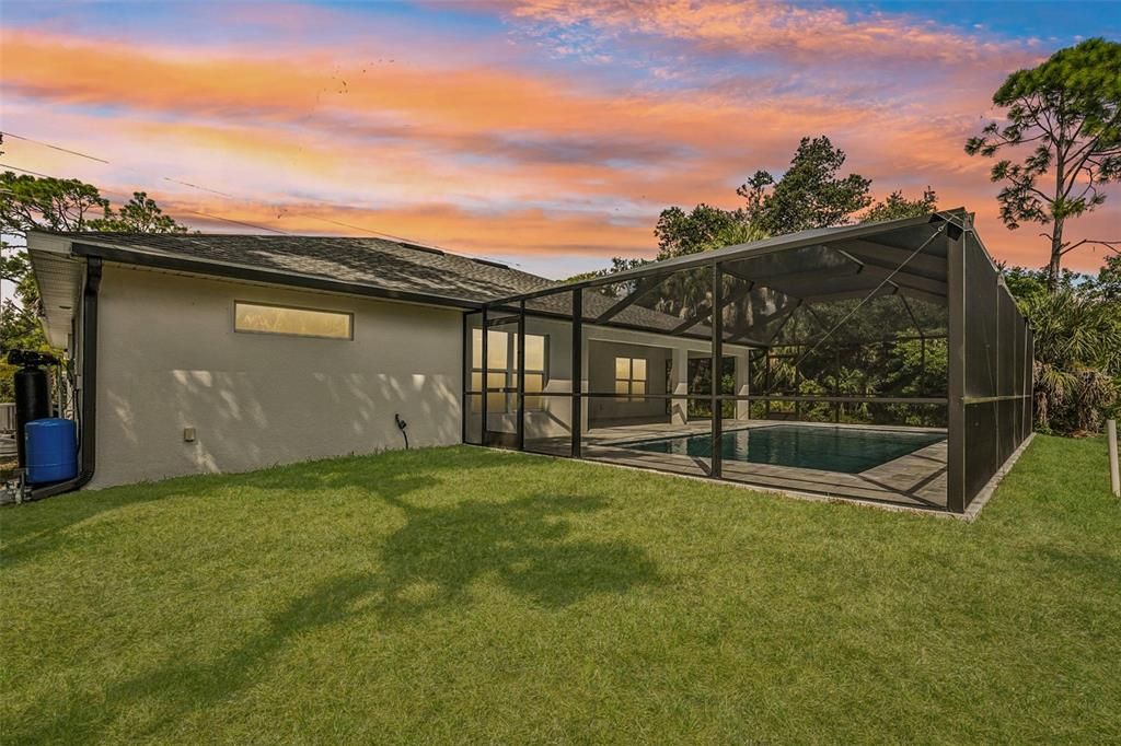 合同活跃: $449,000 (3 贝兹, 2 浴室, 1577 平方英尺)