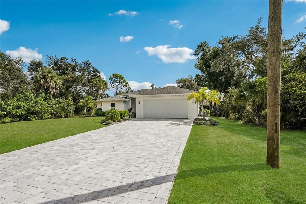 合同活跃: $449,000 (3 贝兹, 2 浴室, 1577 平方英尺)