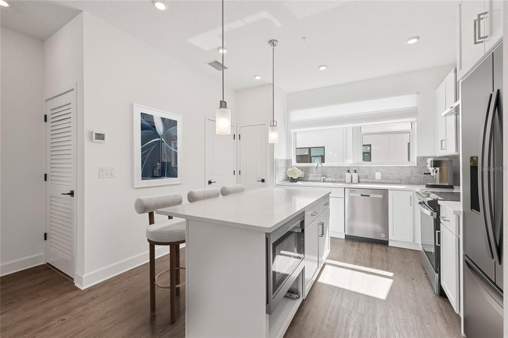 Active With Contract: $674,900 (2 beds, 2 baths, 1708 Square Feet)