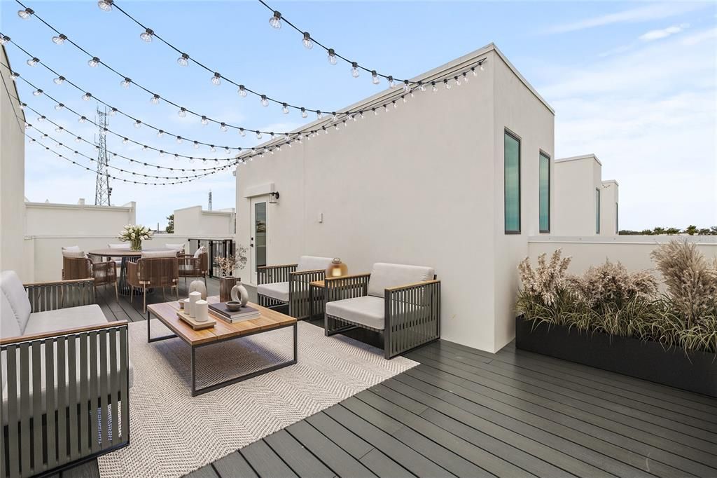 Active With Contract: $674,900 (2 beds, 2 baths, 1708 Square Feet)