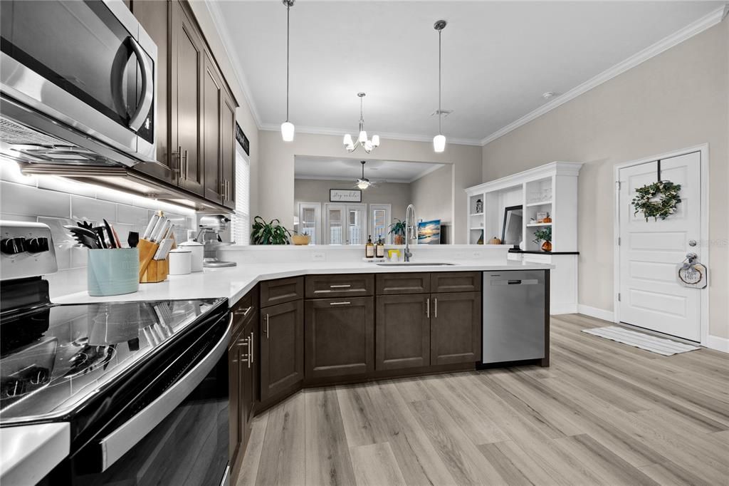 待售: $489,000 (4 贝兹, 2 浴室, 2127 平方英尺)