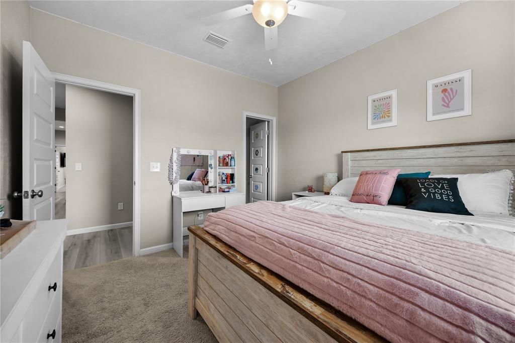 待售: $489,000 (4 贝兹, 2 浴室, 2127 平方英尺)