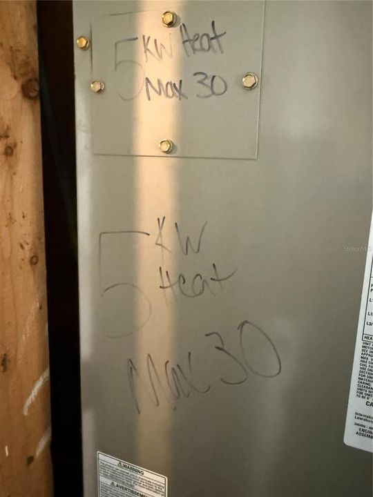 For Sale: $224,900 (2 beds, 1 baths, 924 Square Feet)