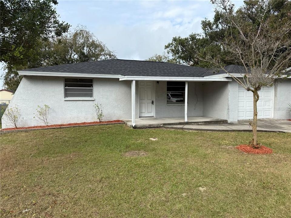 For Sale: $224,900 (2 beds, 1 baths, 924 Square Feet)