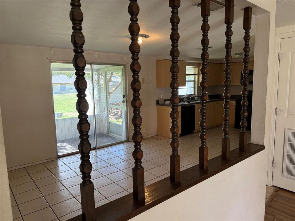 For Sale: $224,900 (2 beds, 1 baths, 924 Square Feet)