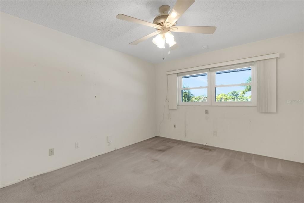 For Sale: $209,900 (3 beds, 2 baths, 1550 Square Feet)