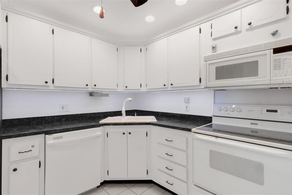 For Sale: $209,900 (3 beds, 2 baths, 1550 Square Feet)