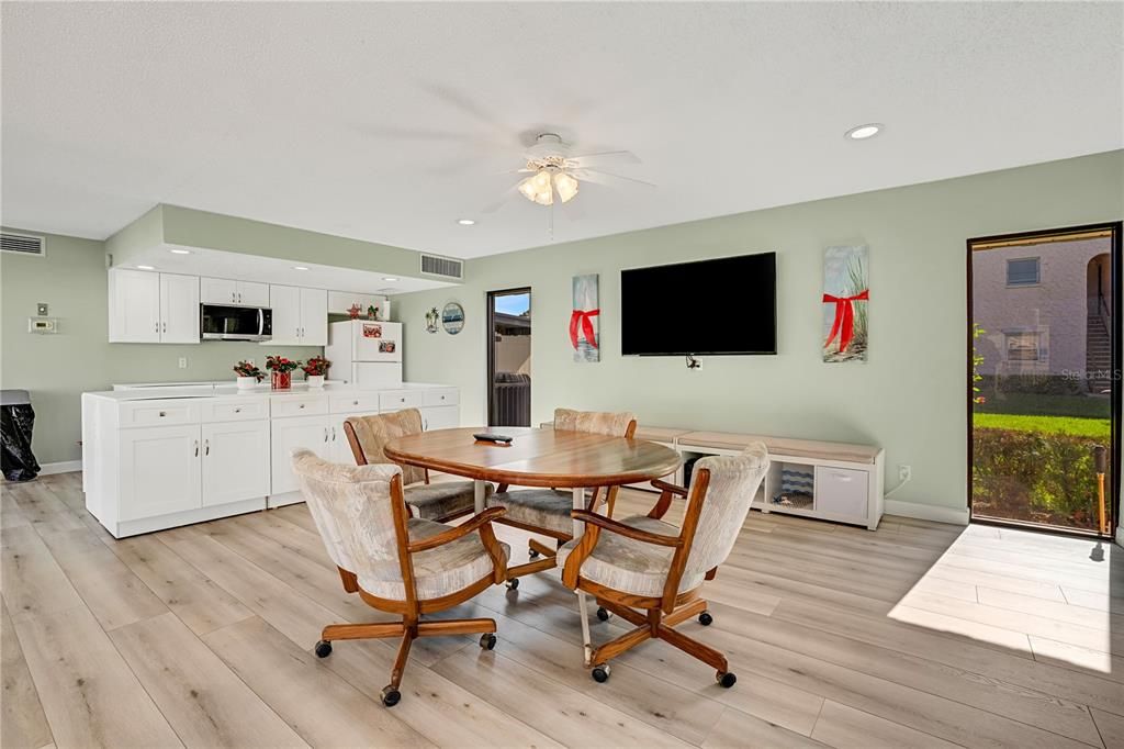 For Sale: $209,900 (3 beds, 2 baths, 1550 Square Feet)