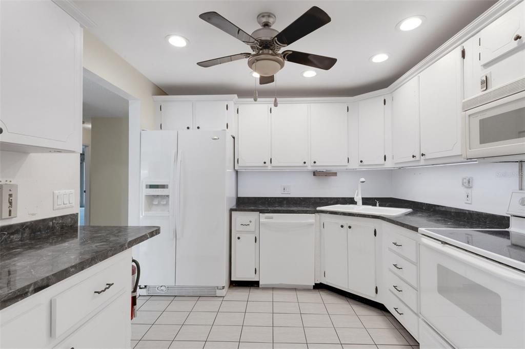 For Sale: $209,900 (3 beds, 2 baths, 1550 Square Feet)