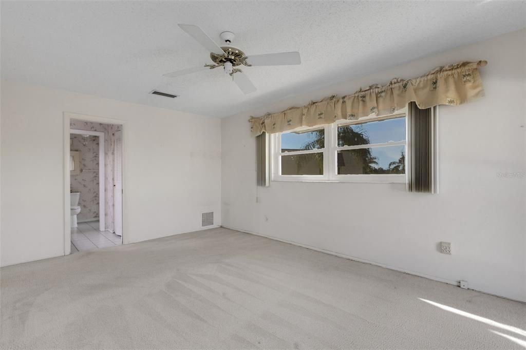 For Sale: $209,900 (3 beds, 2 baths, 1550 Square Feet)