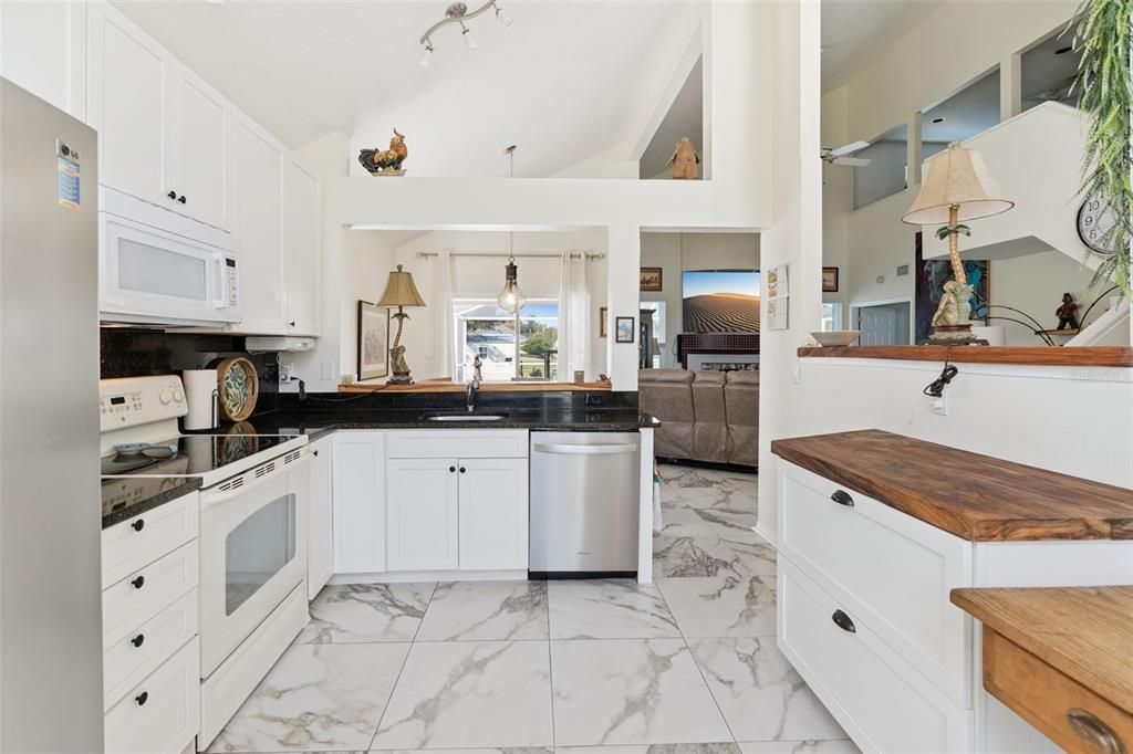 待售: $379,999 (3 贝兹, 2 浴室, 1926 平方英尺)