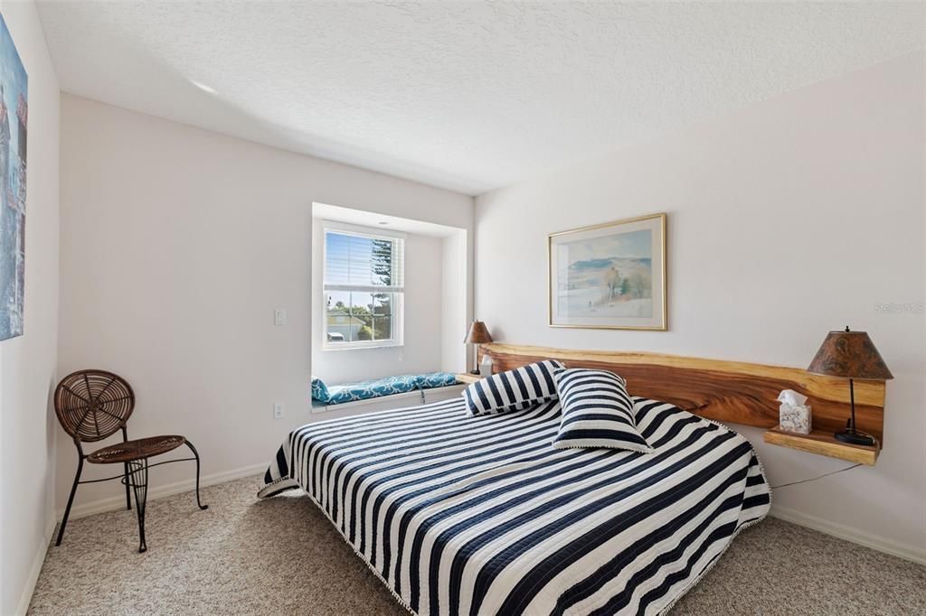 待售: $379,999 (3 贝兹, 2 浴室, 1926 平方英尺)