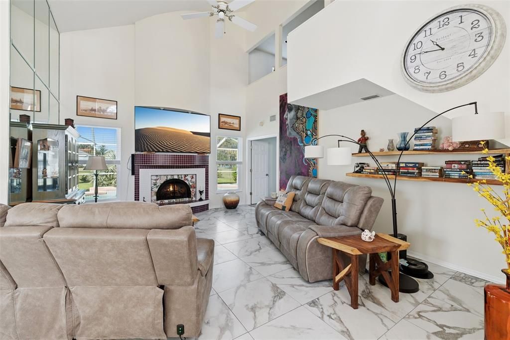 待售: $379,999 (3 贝兹, 2 浴室, 1926 平方英尺)