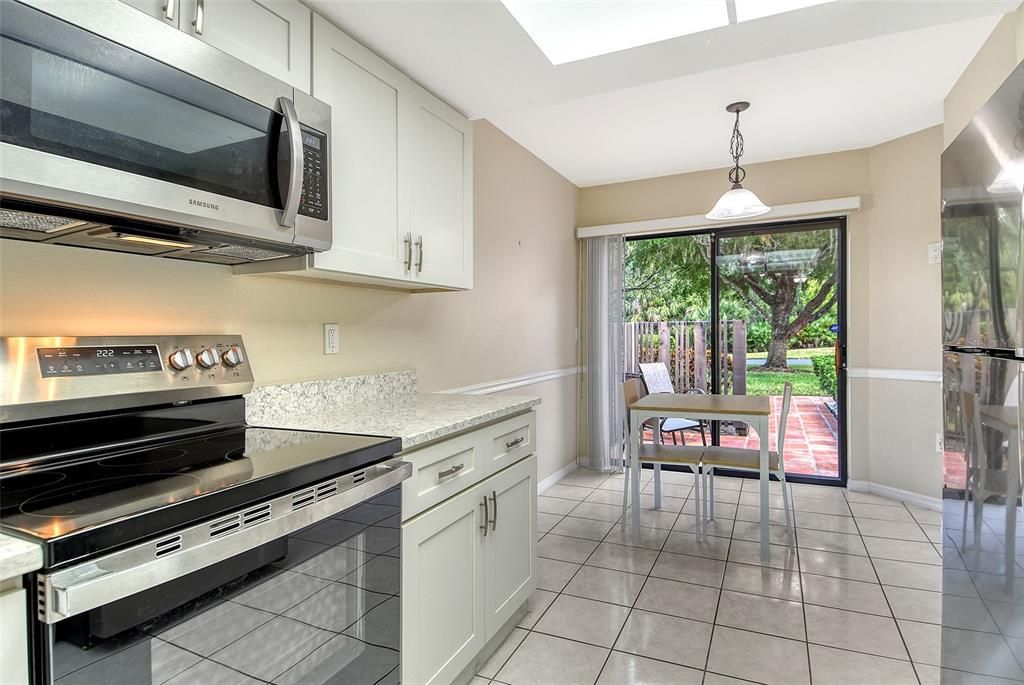 For Sale: $329,000 (2 beds, 2 baths, 1312 Square Feet)