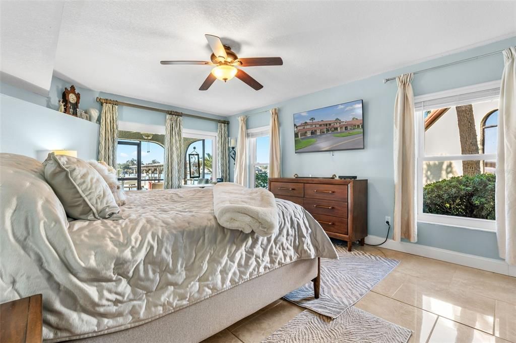 待售: $439,900 (2 贝兹, 2 浴室, 1431 平方英尺)