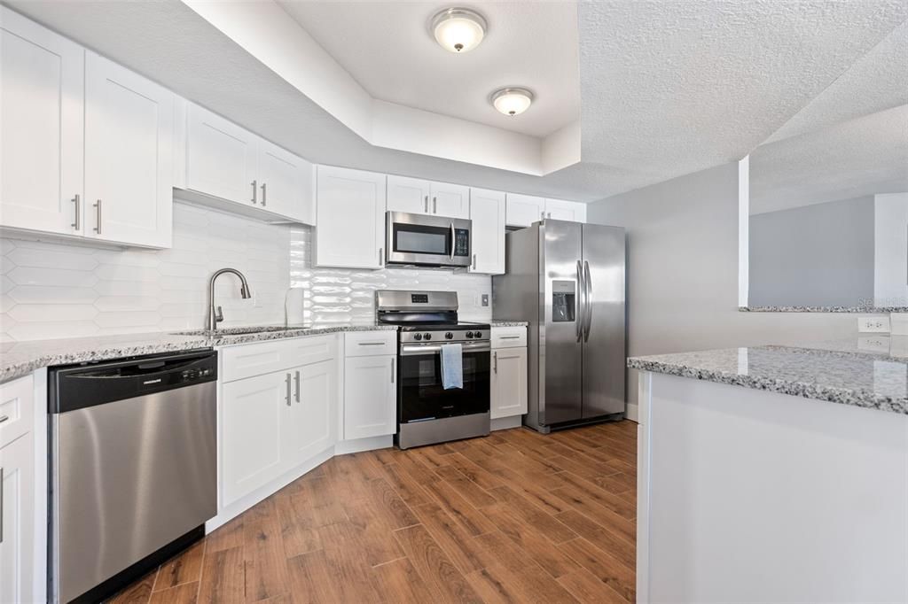 待售: $439,900 (2 贝兹, 2 浴室, 1431 平方英尺)