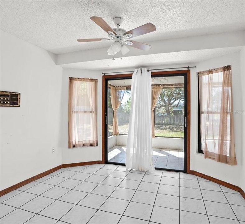 В аренду: $1,595 (2 спален, 2 ванн, 1528 Квадратных фут)