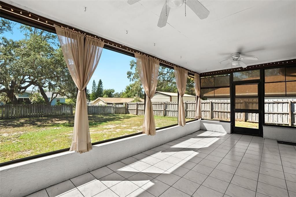 В аренду: $1,595 (2 спален, 2 ванн, 1528 Квадратных фут)