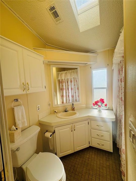 待售: $152,000 (2 贝兹, 1 浴室, 490 平方英尺)