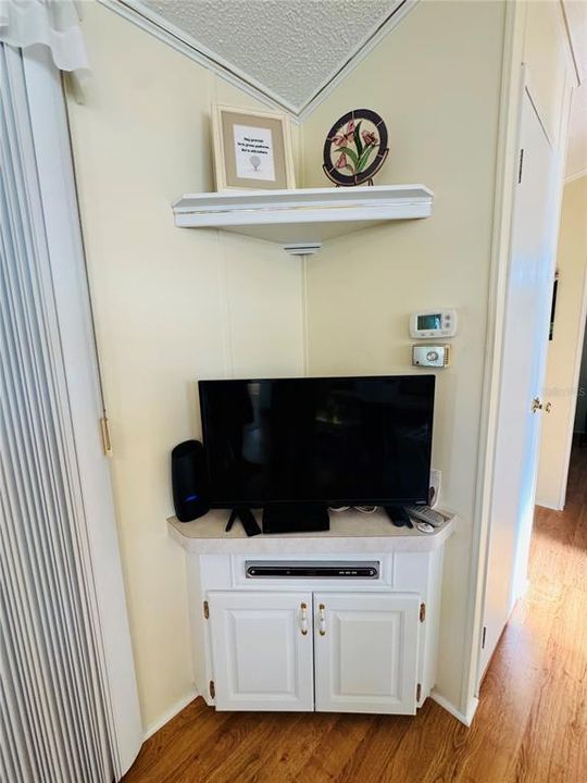 待售: $152,000 (2 贝兹, 1 浴室, 490 平方英尺)