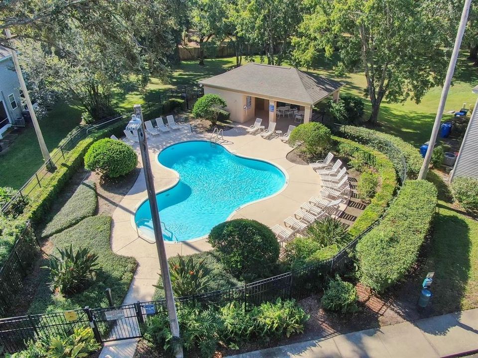 For Rent: $1,750 (2 beds, 1 baths, 1142 Square Feet)